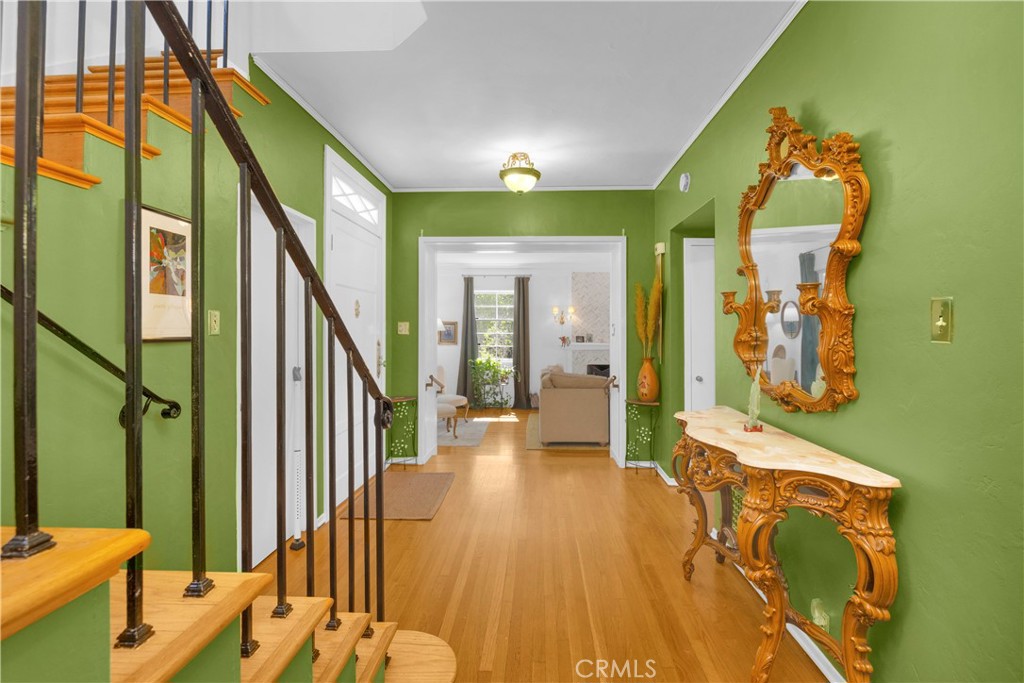 929 E Marshall