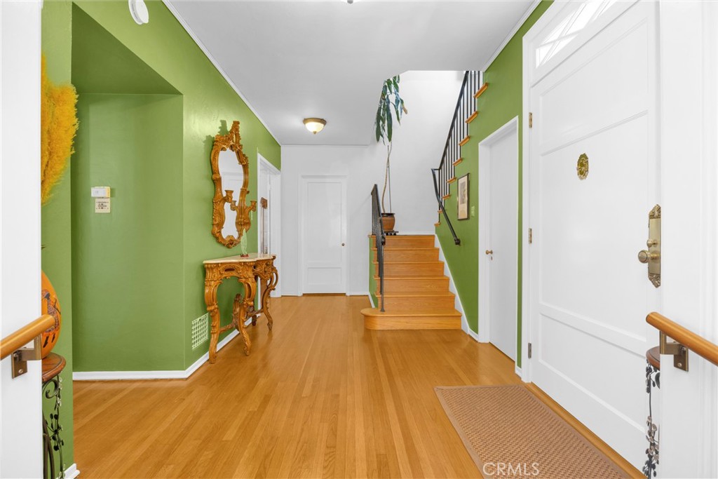 929 E Marshall