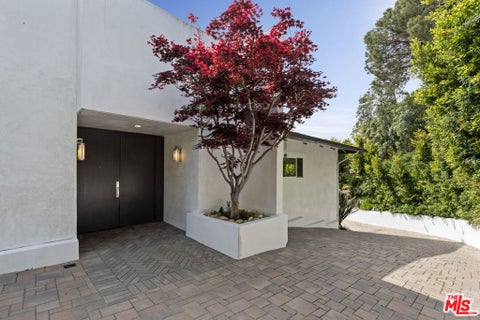 Photo of 641 Walther Way, Los Angeles, CA 90049 (MLS # 26102872)