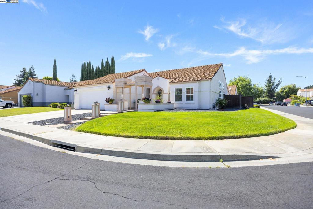 Properties 1 600 Valley Oak Drive