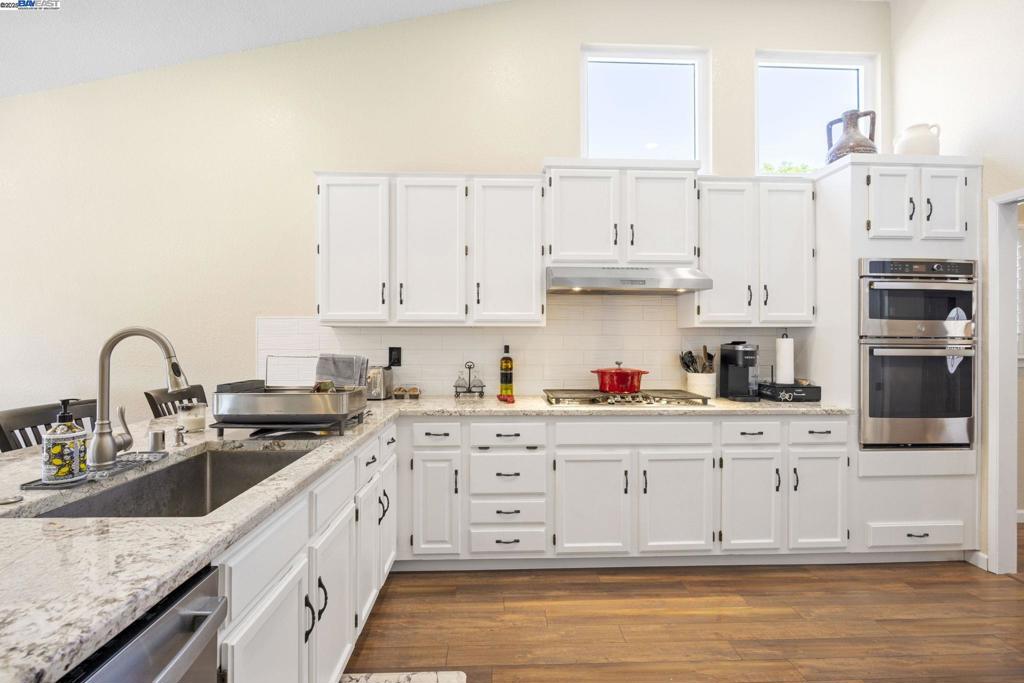 Properties 3 600 Valley Oak Drive