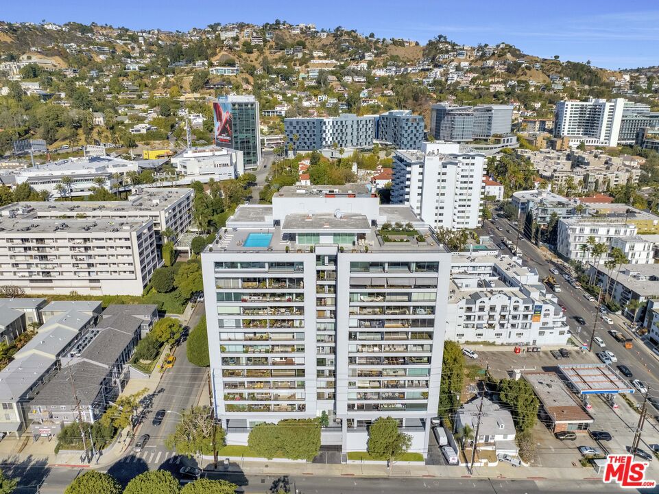 1100 Alta Loma Road 608