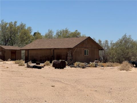 Photo of 36073 Ramona Road, Newberry Springs, CA 92365 (MLS # HD25129249) Photo of 36073 Ramona Road, Newberry Springs, CA 92365 (MLS # HD25129249)