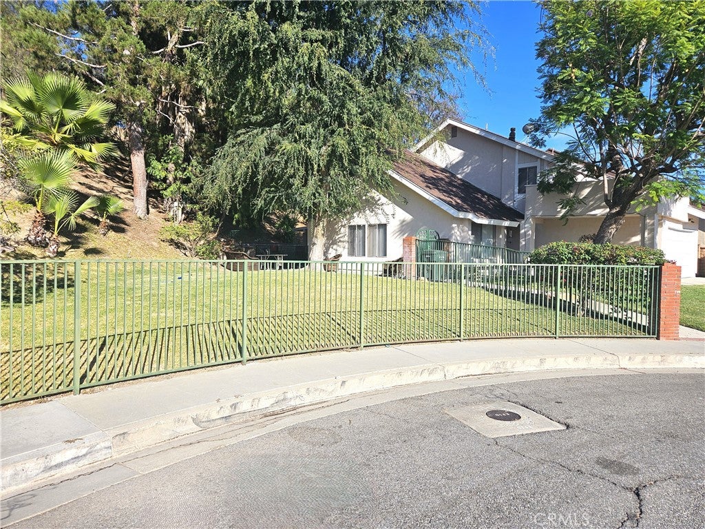 2322 S Lynn Court