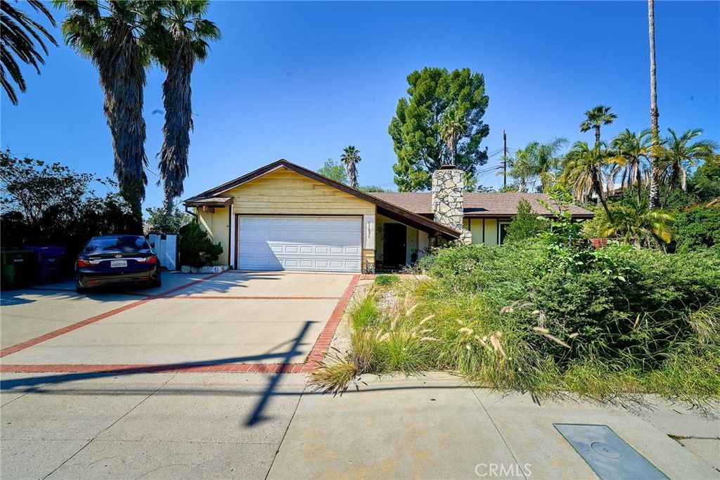 Photo of 11831 Gothic Ave, Granada Hills, CA 91344 (MLS # SR26058626)