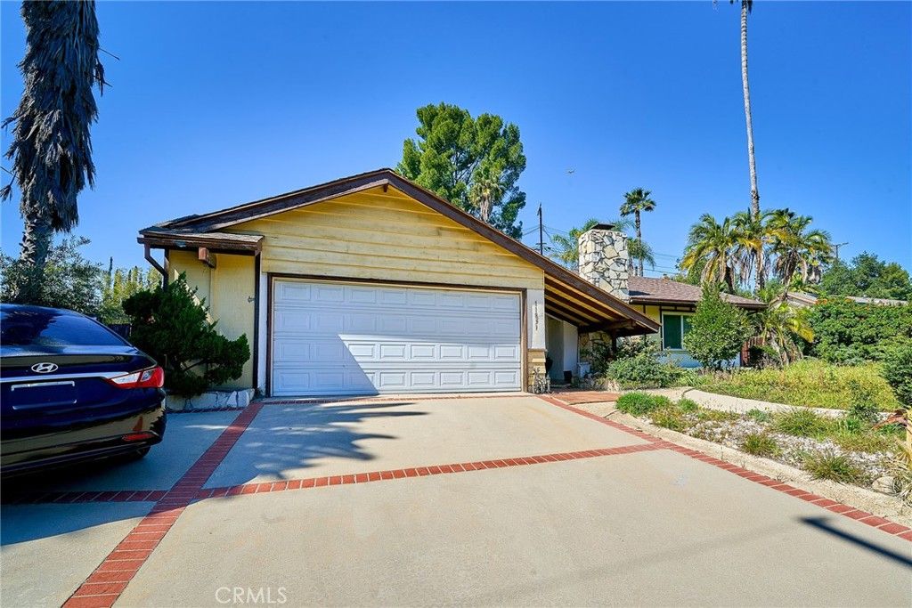 Photo of 11831 Gothic Ave, Granada Hills, CA 91344 (MLS # SR26058626)