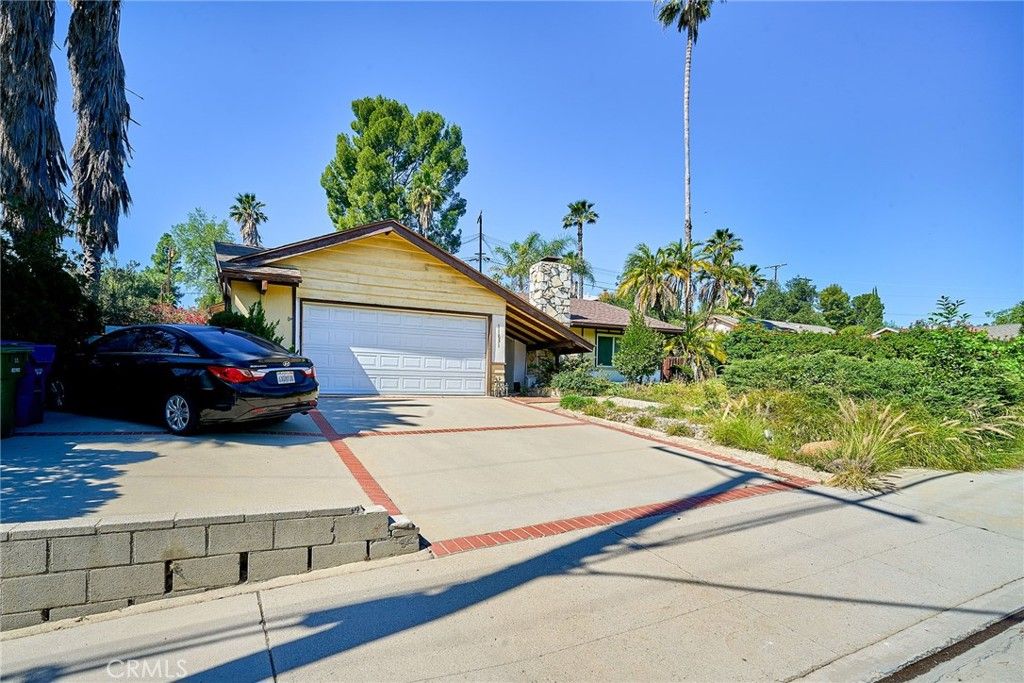 Photo of 11831 Gothic Ave, Granada Hills, CA 91344 (MLS # SR26058626)