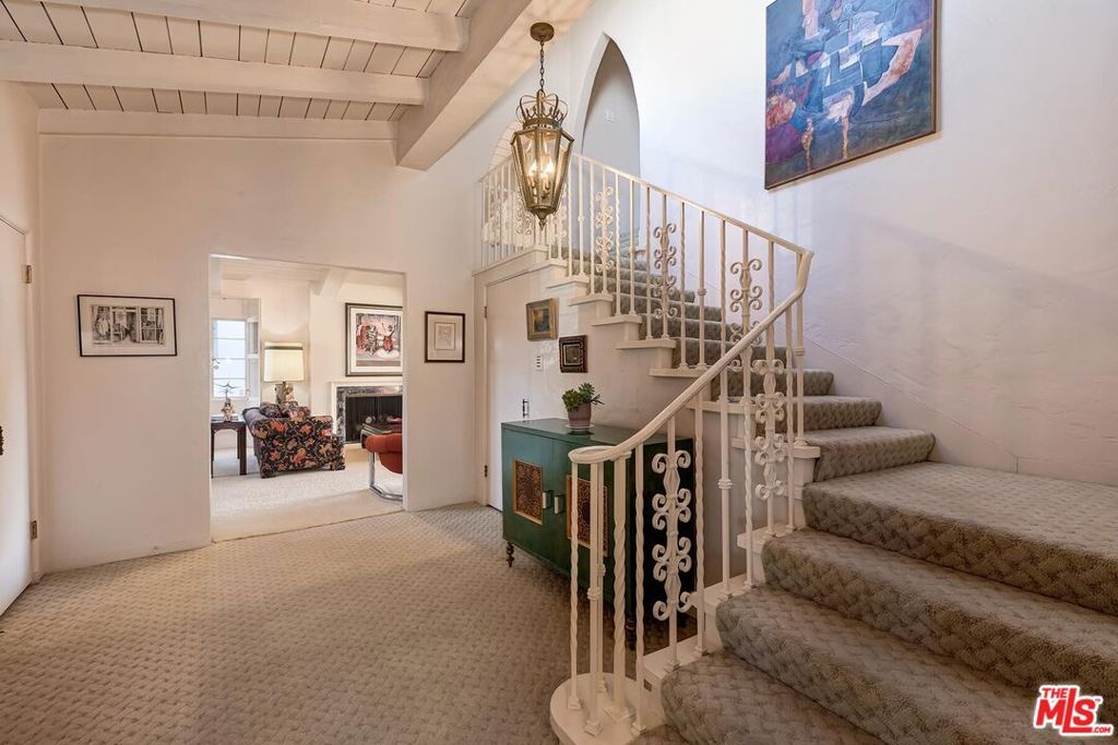 Photo of 213 S Rodeo Drive, Beverly Hills, CA 90212 (MLS # 26658455)