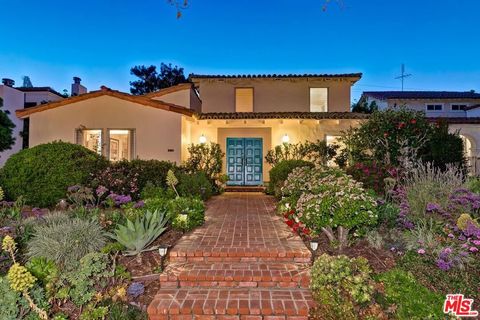 Photo of 213 S Rodeo Drive, Beverly Hills, CA 90212 (MLS # 26658455)