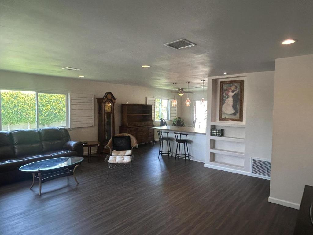 Mission Lakes - Residential Lease