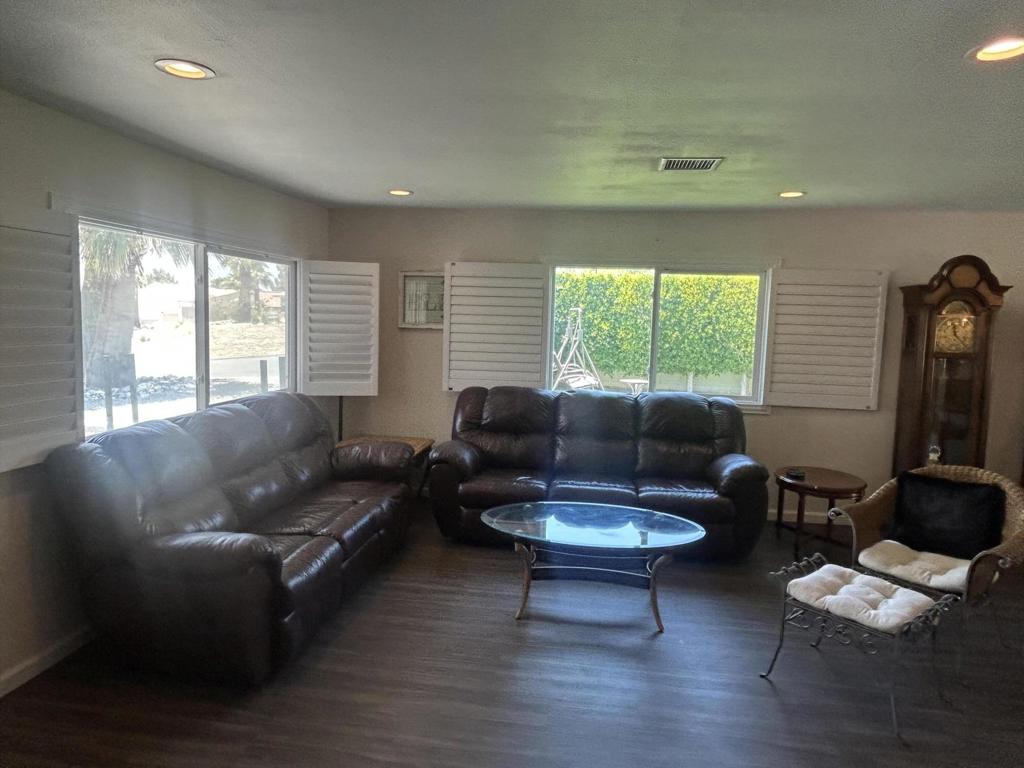 Mission Lakes - Residential Lease
