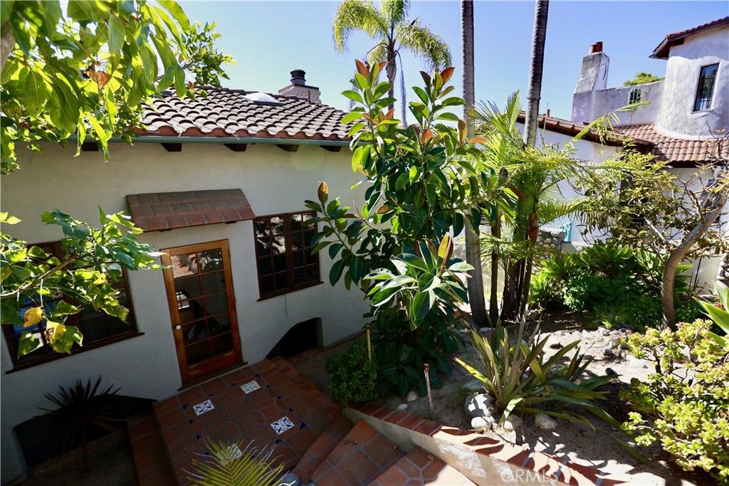 Photo of 28817 Top Of The World Drive, Laguna Beach, CA 92651 (MLS # LG26060841)