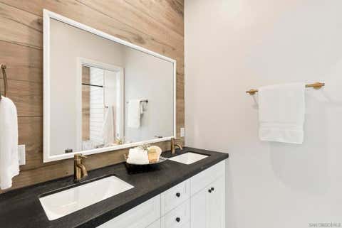 Tiny photo for 1101 Sierra Linda DR, Escondido, CA 92025 (MLS # 260017814SD)