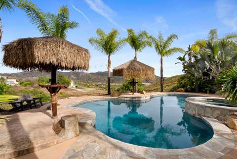 Tiny photo for 1101 Sierra Linda DR, Escondido, CA 92025 (MLS # 260017814SD)
