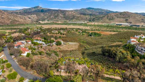 Tiny photo for 1101 Sierra Linda DR, Escondido, CA 92025 (MLS # 260017814SD)