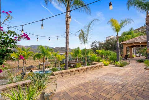 Tiny photo for 1101 Sierra Linda DR, Escondido, CA 92025 (MLS # 260017814SD)