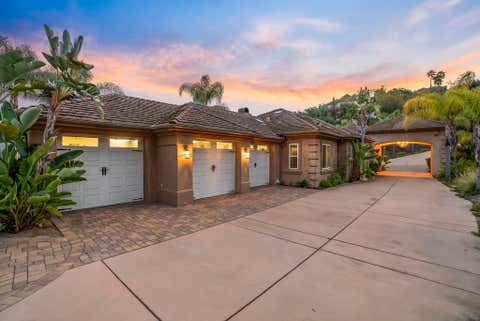 Tiny photo for 1101 Sierra Linda DR, Escondido, CA 92025 (MLS # 260017814SD)