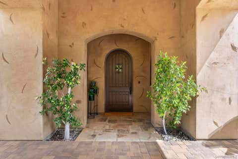 Tiny photo for 1101 Sierra Linda DR, Escondido, CA 92025 (MLS # 260017814SD)
