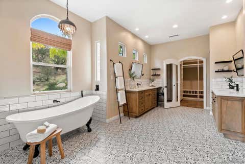 Tiny photo for 1101 Sierra Linda DR, Escondido, CA 92025 (MLS # 260017814SD)