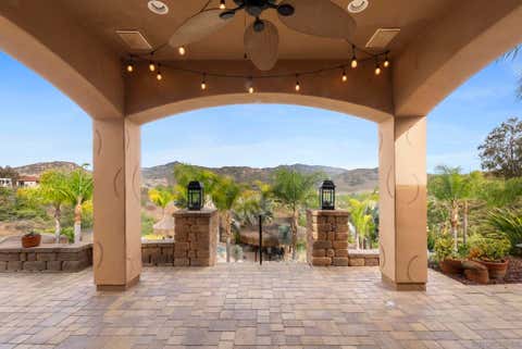 Tiny photo for 1101 Sierra Linda DR, Escondido, CA 92025 (MLS # 260017814SD)
