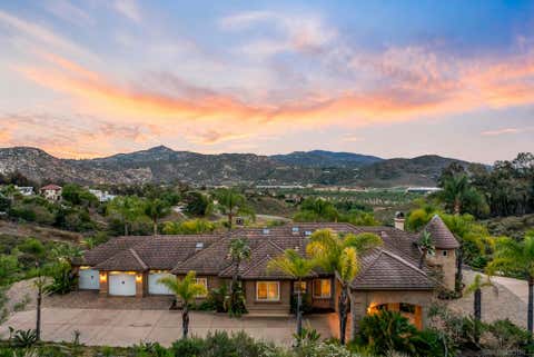 Tiny photo for 1101 Sierra Linda DR, Escondido, CA 92025 (MLS # 260017814SD)