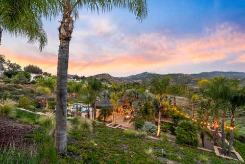 Tiny photo for 1101 Sierra Linda DR, Escondido, CA 92025 (MLS # 260017814SD)