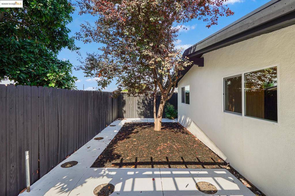 HAYWARD - Residential