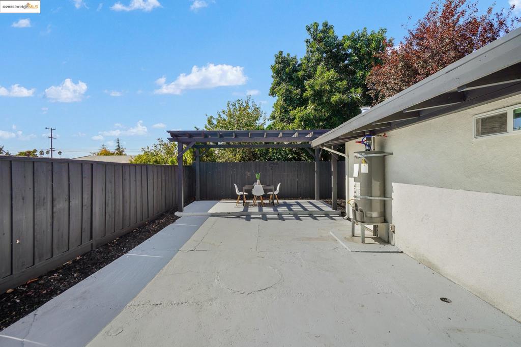 HAYWARD - Residential