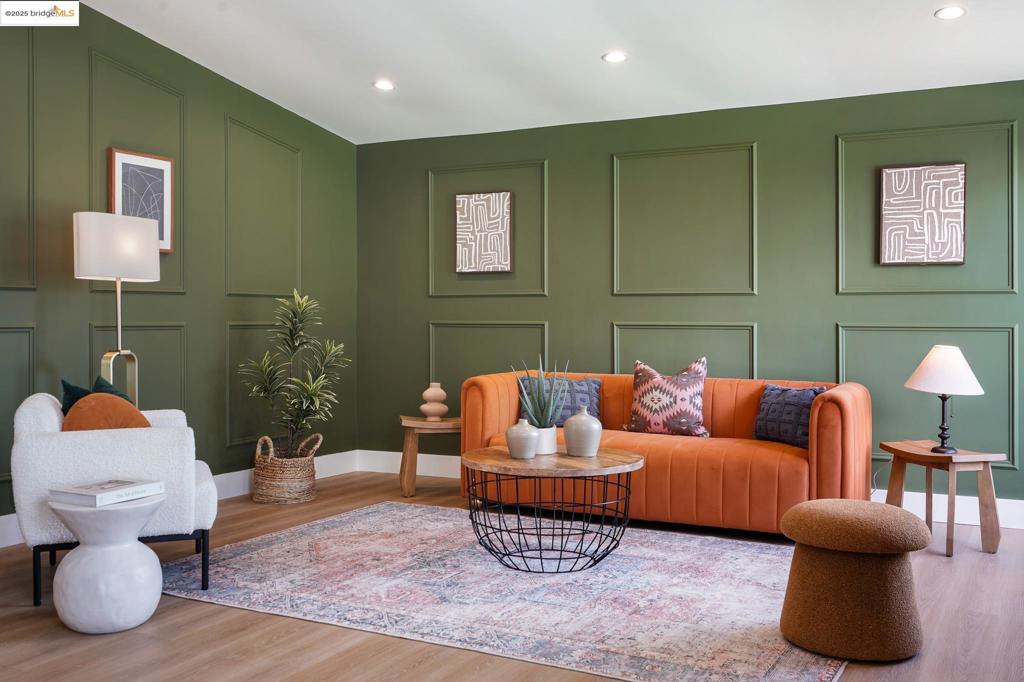 HAYWARD - Residential