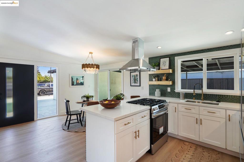 HAYWARD - Residential