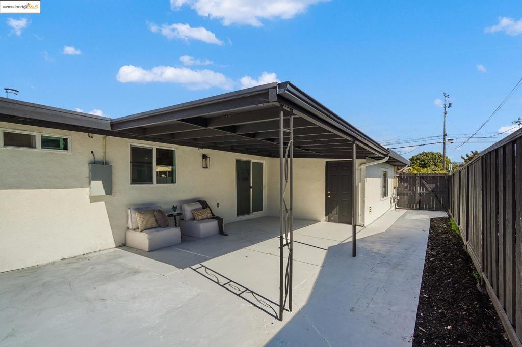 HAYWARD - Residential