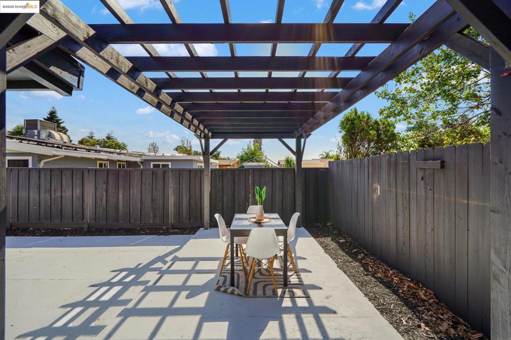 HAYWARD - Residential