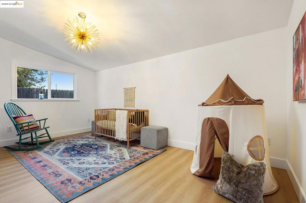 HAYWARD - Residential