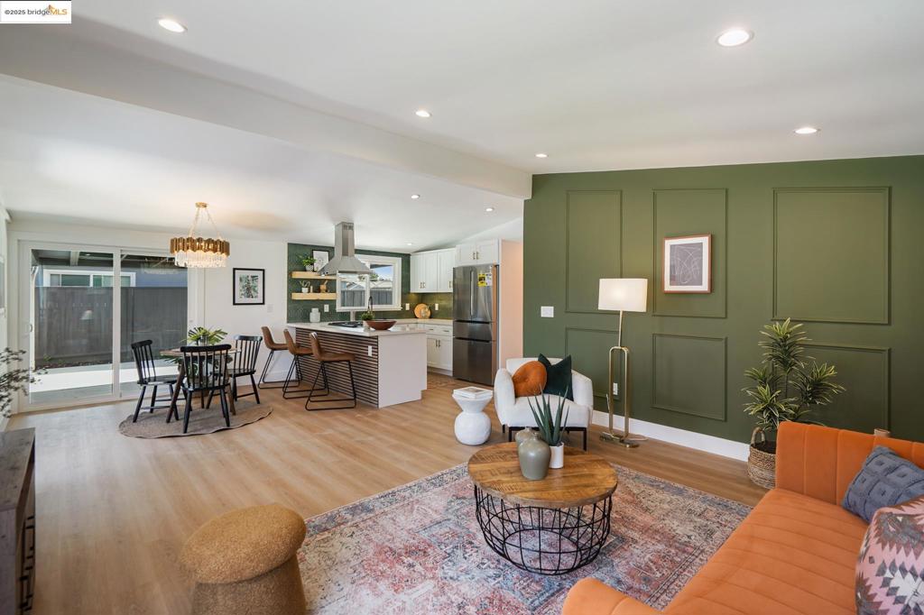 HAYWARD - Residential