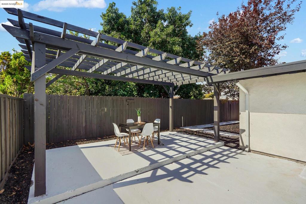 HAYWARD - Residential