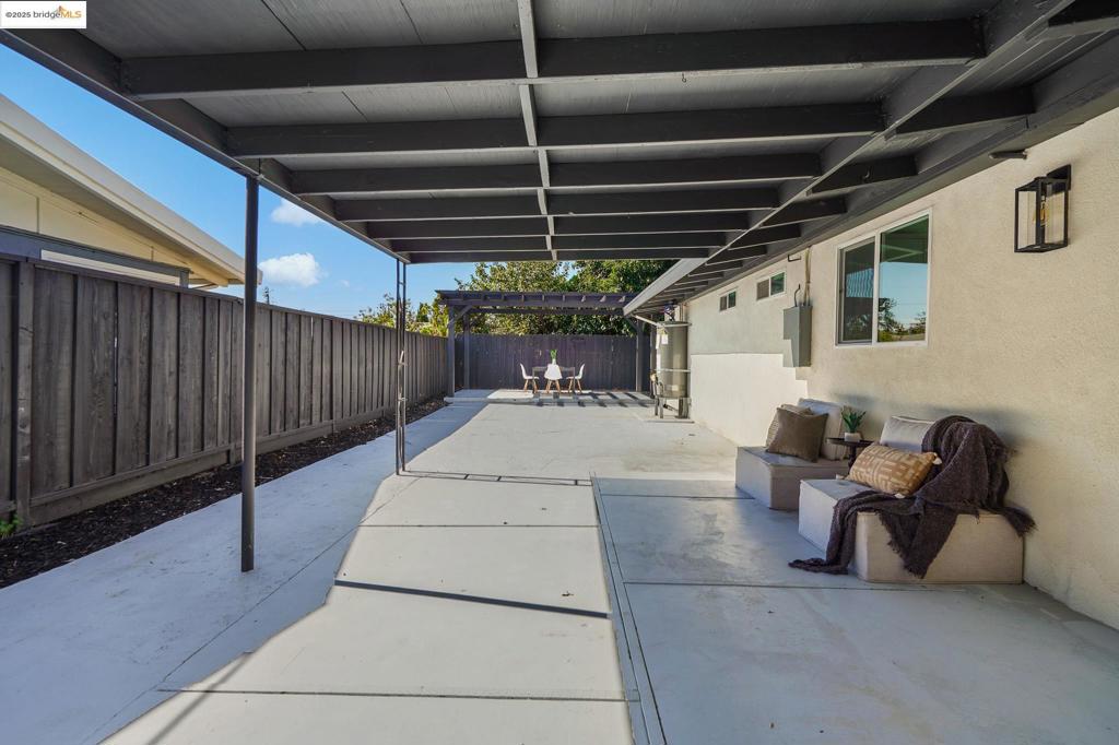 HAYWARD - Residential