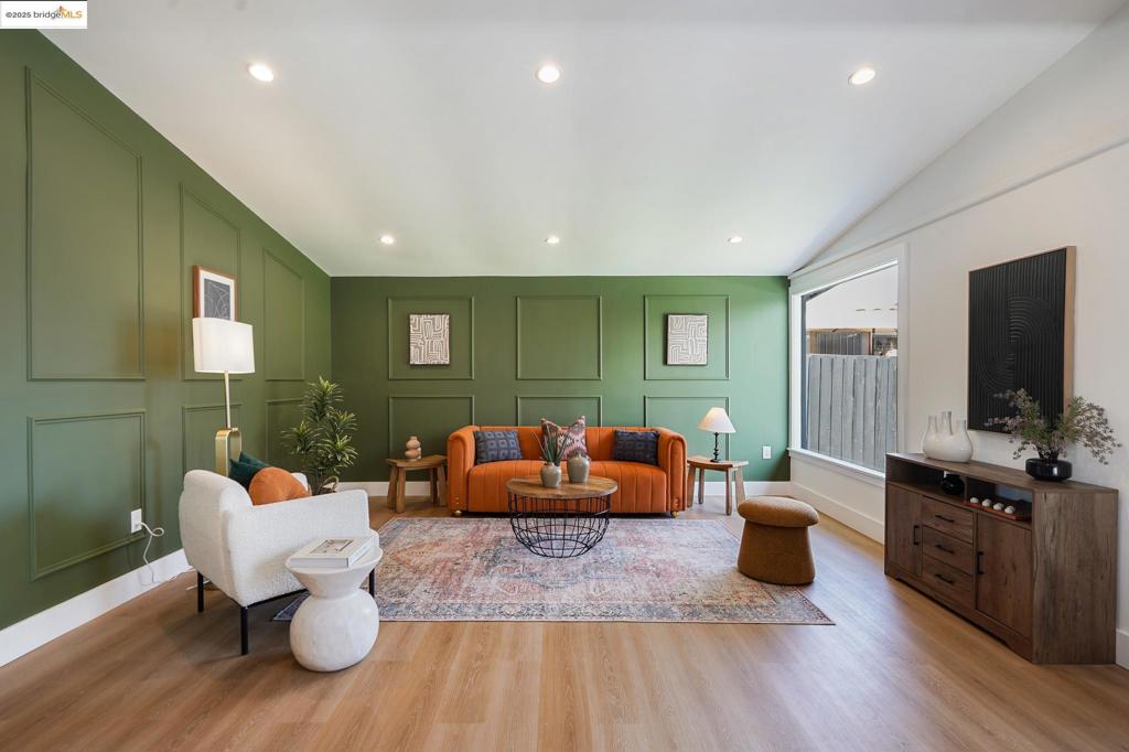 HAYWARD - Residential