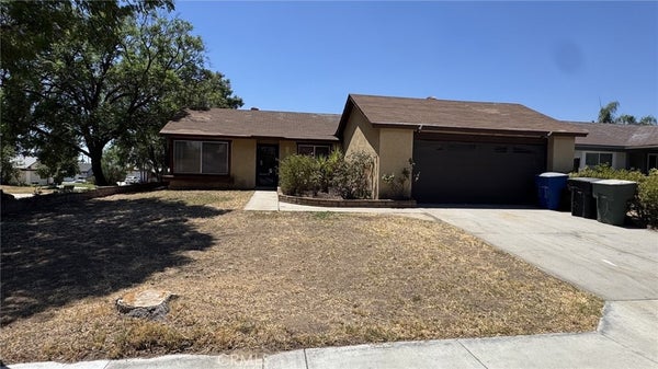 1704 BANGOR AVE, HIGHLAND, CA 92346 - Image dabefd866fb326b20d6d9ebda4ac2fc5/2565904153