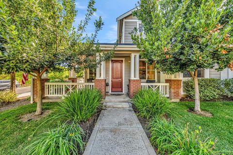 Photo of 160 Sarafina Way, Gilroy, CA 95020 (MLS # ML82044024)