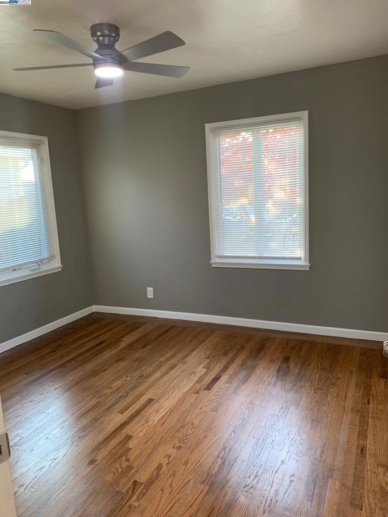 DAVIS STREET - Residential