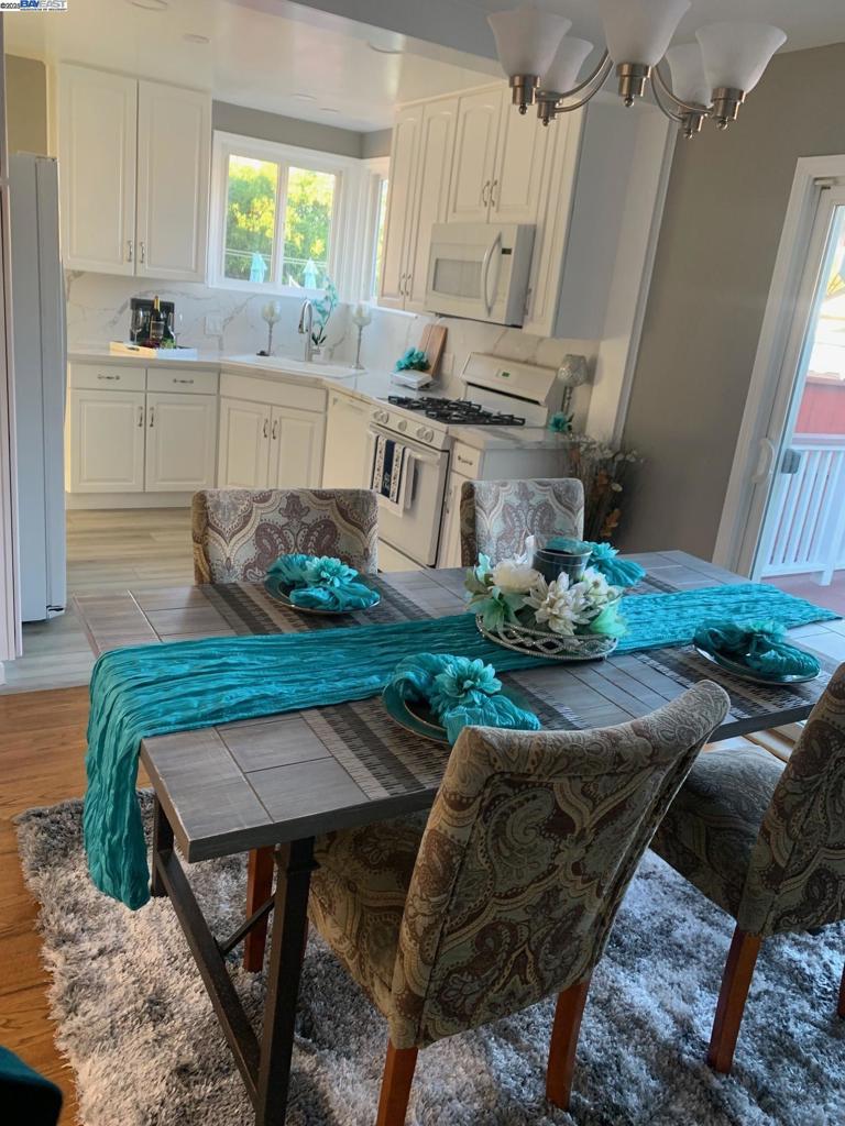 DAVIS STREET - Residential