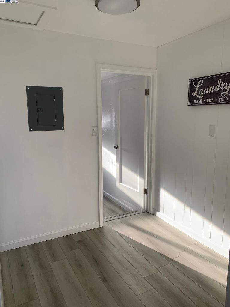 DAVIS STREET - Residential