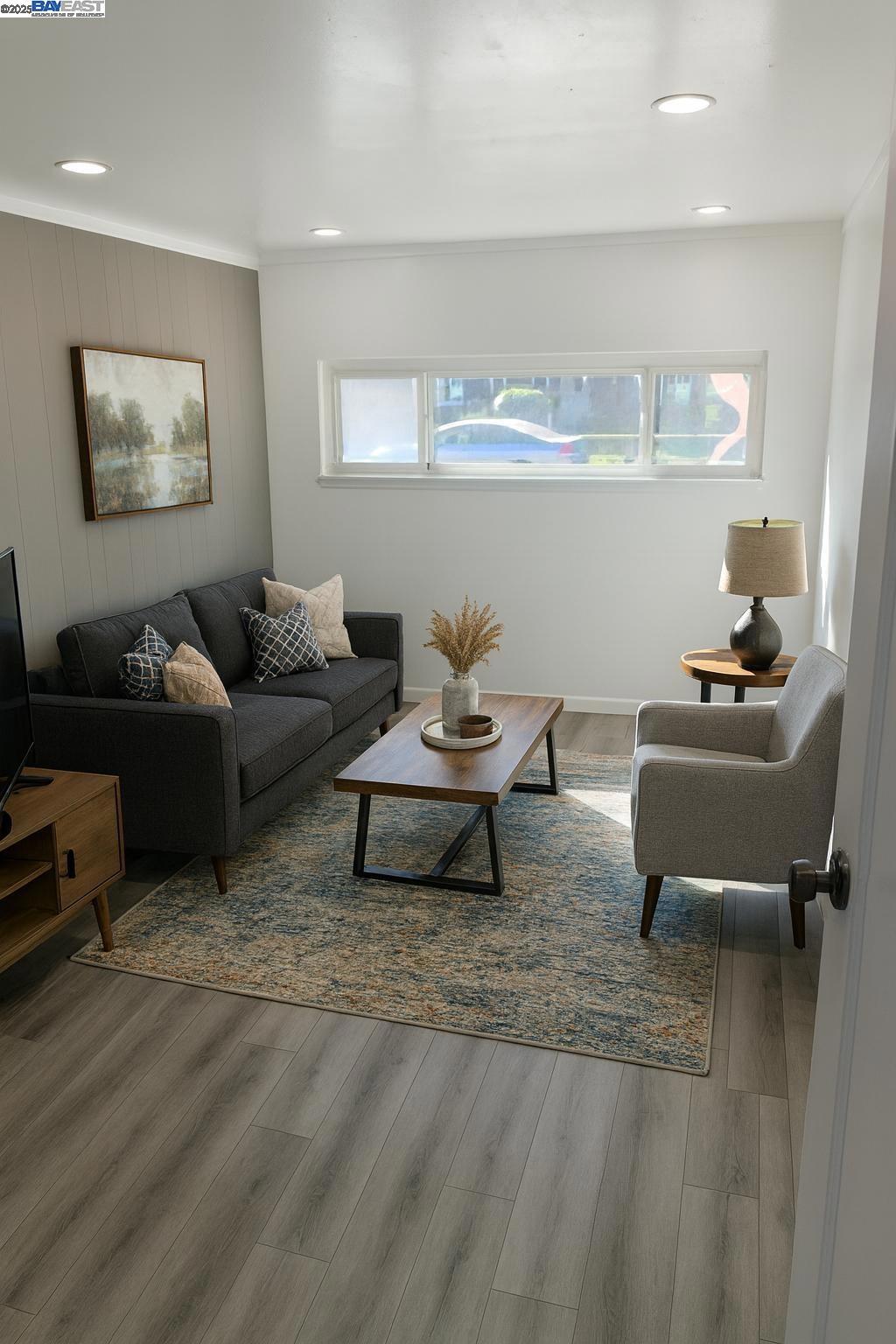 DAVIS STREET - Residential