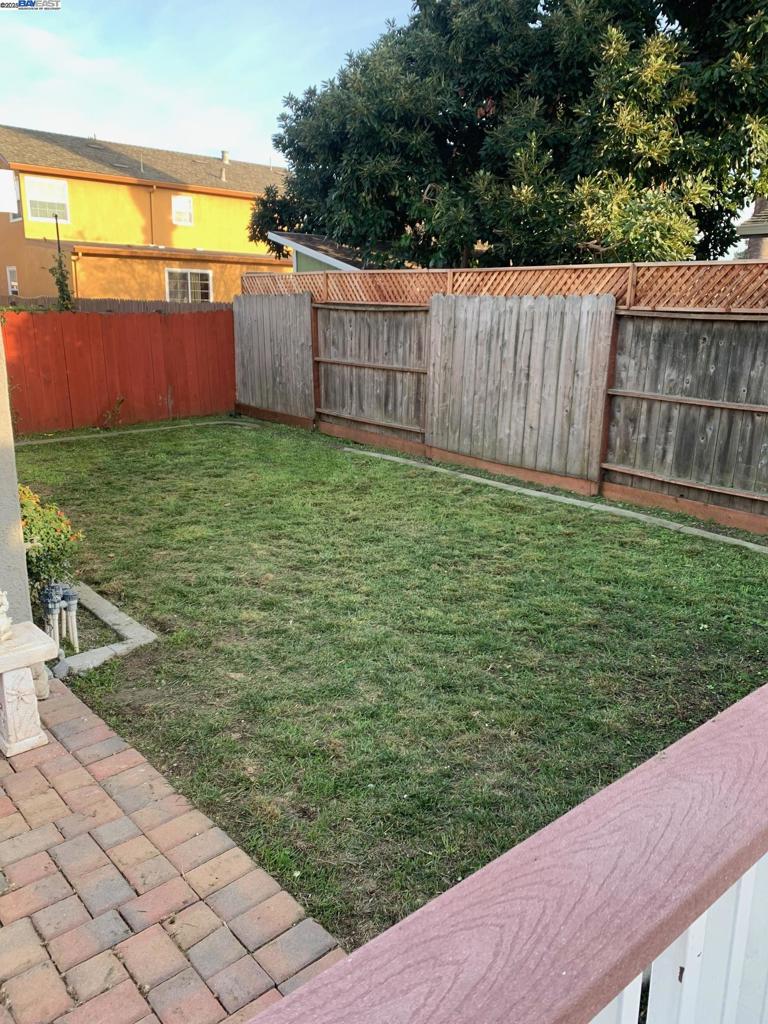 DAVIS STREET - Residential