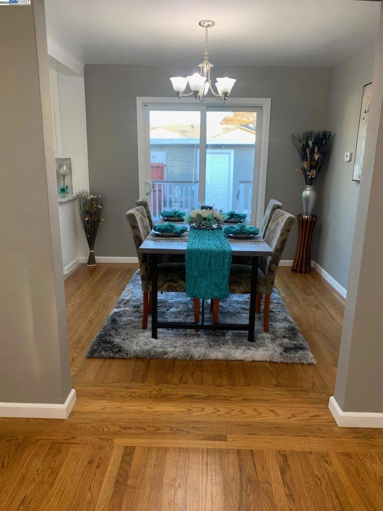 DAVIS STREET - Residential