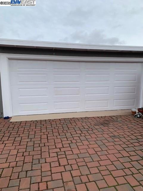 DAVIS STREET - Residential