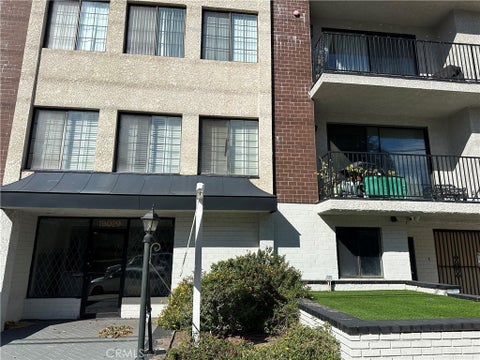 Photo of 19029 Nordhoff ST, Northridge, CA 91324 (MLS # SR26220671)