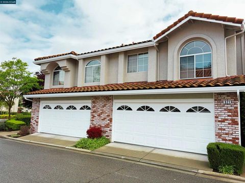 Photo of 371 Bellflower Ct Ct, San Ramon, CA 94582 (MLS # 41132220)