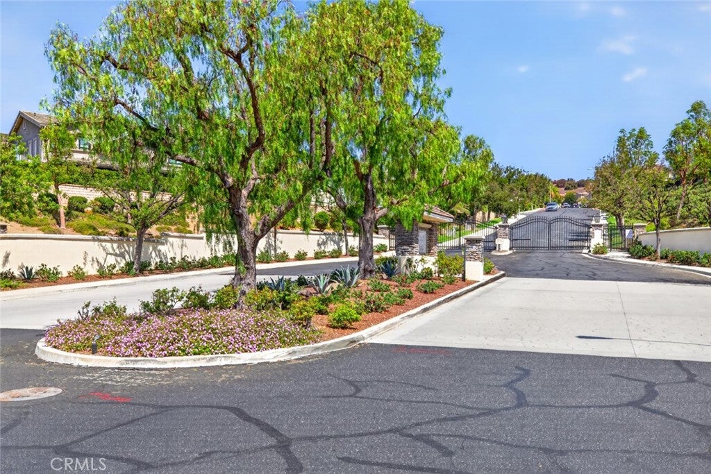 2809 Silk Oak Avenue
