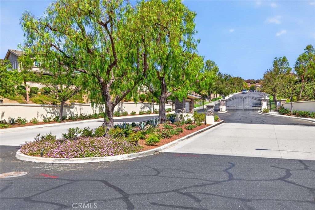 2809 Silk Oak Avenue